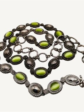 Vintage Belt Silver Tone with Green Cat Eye Glass and Toggle Link 30”-36”
